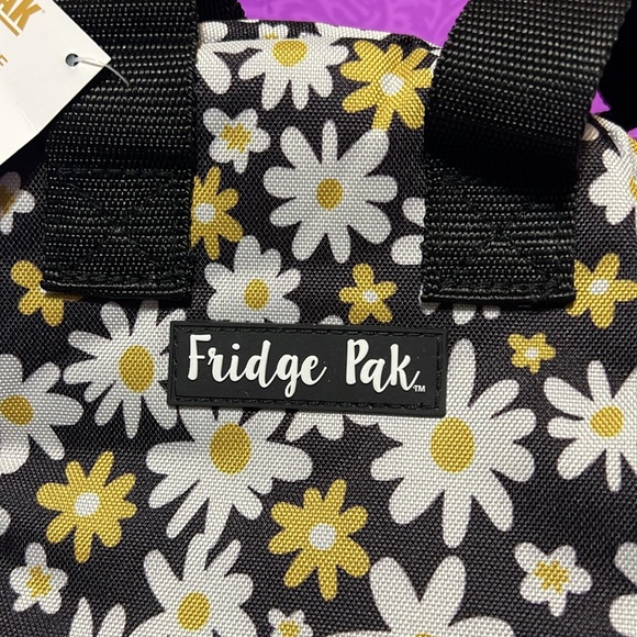 New Fridge Pak Personal Lunch Tote, Daisy Black 9in H x 7.25 W x 3.5 in D (Tango - Picture 6 of 6